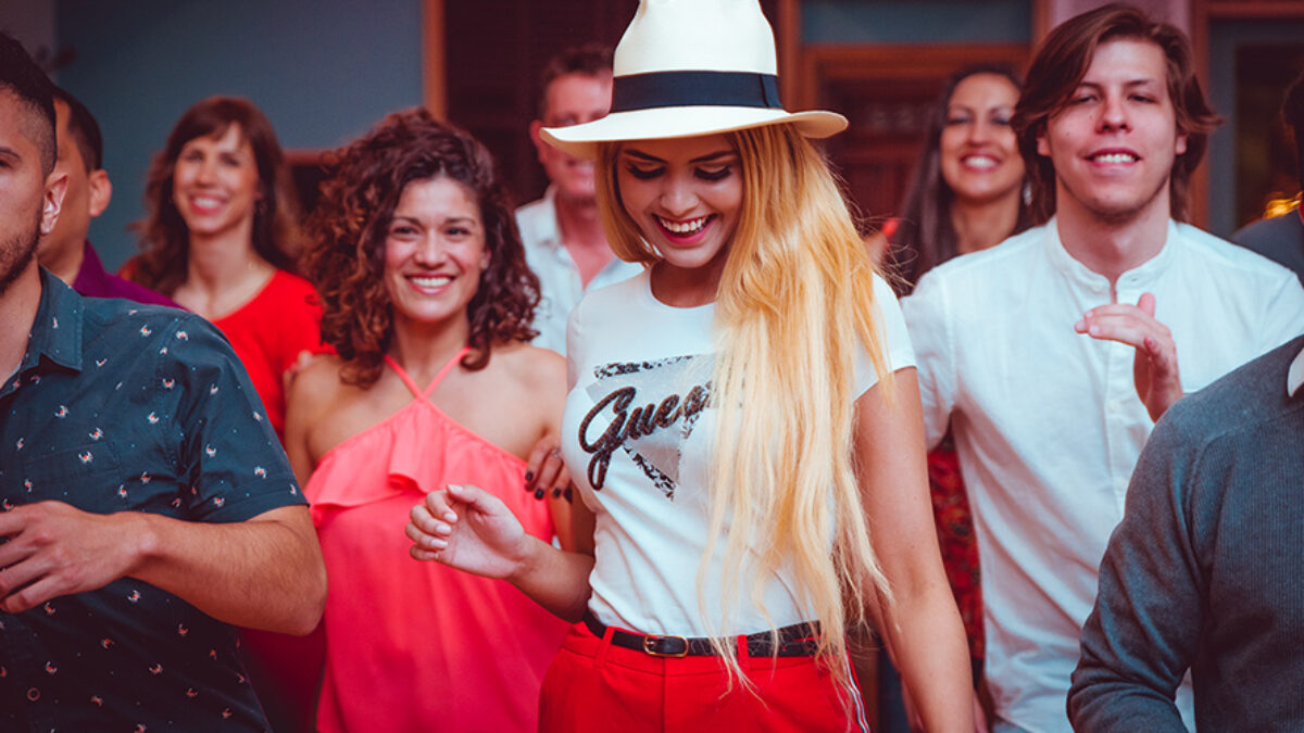 10 Tipps, wie du beim Salsa- und Bachata-Tanzen schneller Fortschritte machst