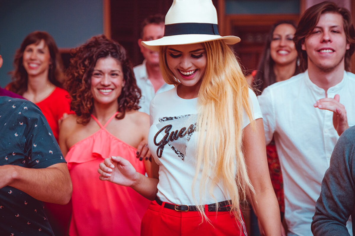 10 Tipps, wie du beim Salsa- und Bachata-Tanzen schneller Fortschritte machst