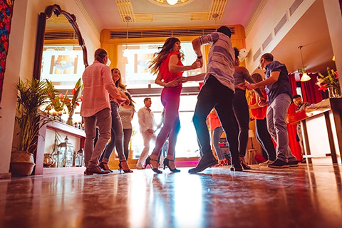 Salsanena Wien - Professionelle Tanz-Workshops für Anfänger, Fortgeschrittene und Profis - Rueda Workshops Salsanena Wien - Professionelle Tanz-Workshops für Anfänger, Fortgeschrittene und Profis - Rueda Workshops
